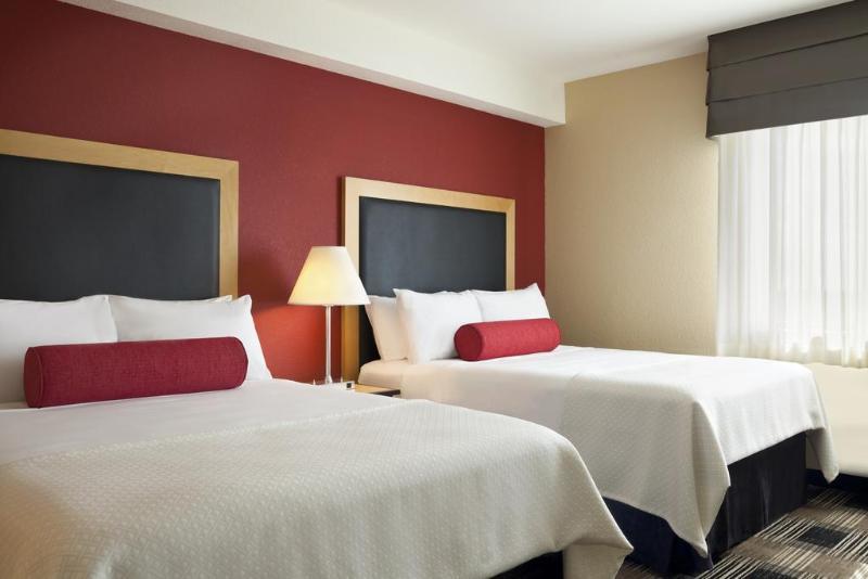 Hotel Cambria Denver International Airport 3*